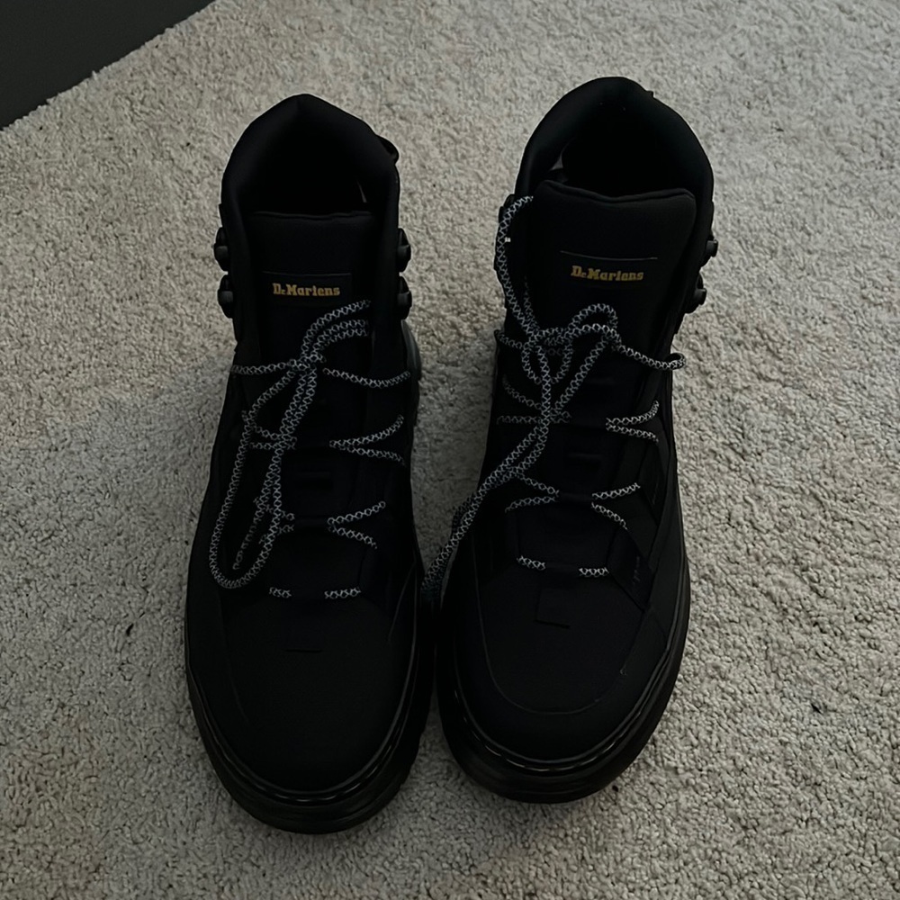 Dr. Martens Air Wait with soles bouncing - Picture 5 of 10